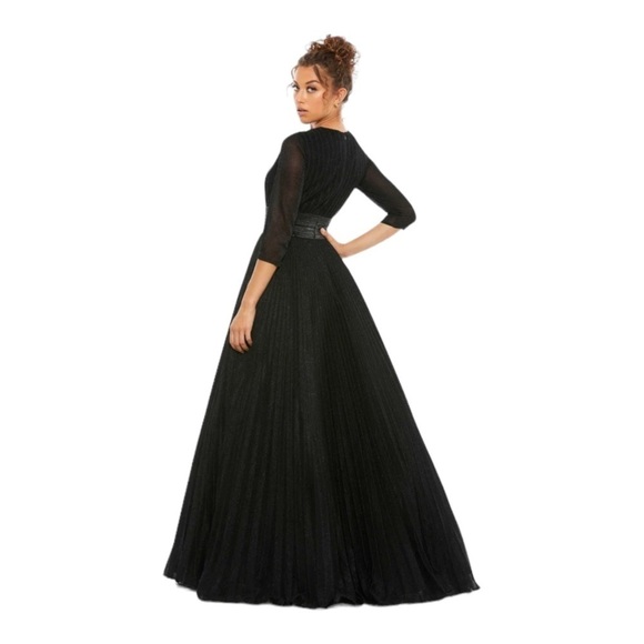 Mac Duggal Shimmering Pleated A-Line Gown in Black NWT - Picture 6 of 11